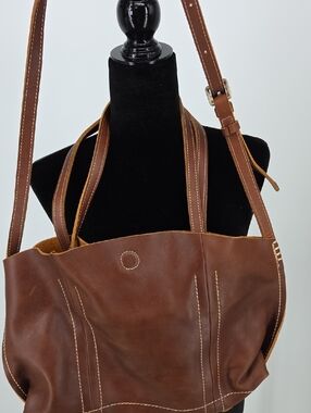 Classic Brown Leather Tote with Contrast Stitching